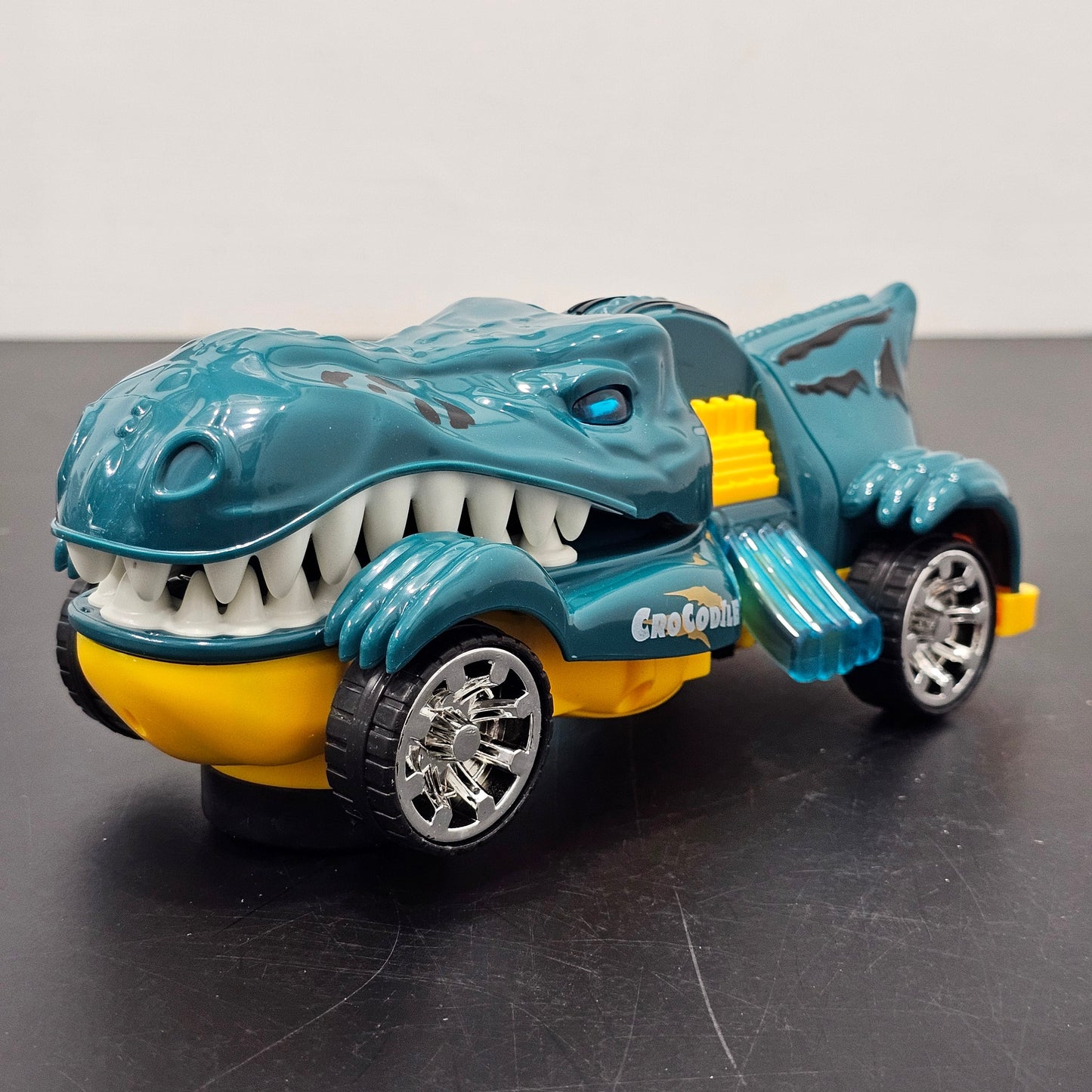 Spray Crocodile Toy – Music, Lights & Bump-and-Go Fun | Golu Baby