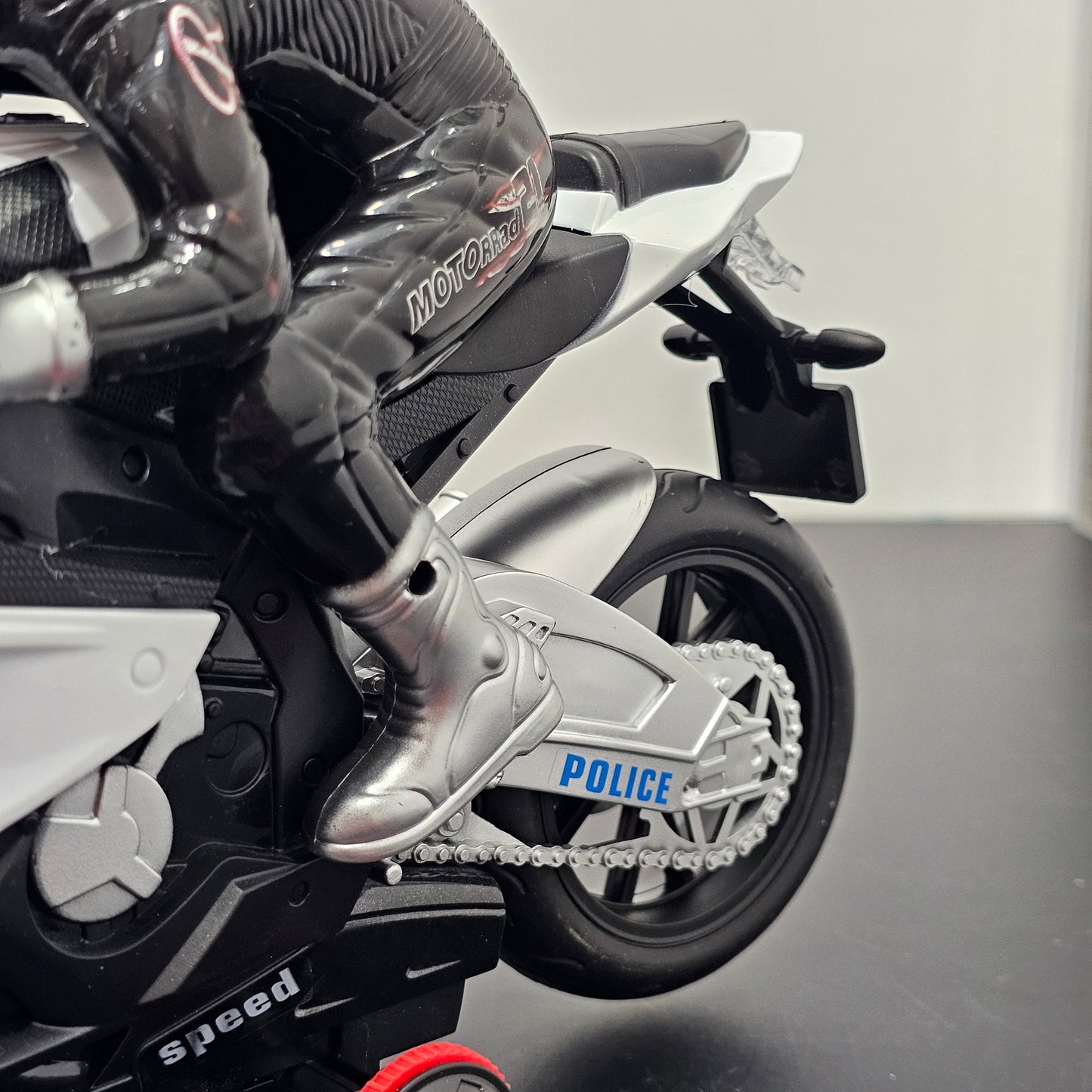 Police Moto Top Model 1:20 – Remote Control Motorcycle with 360° Spin, Lights & Sound | Golu Baby