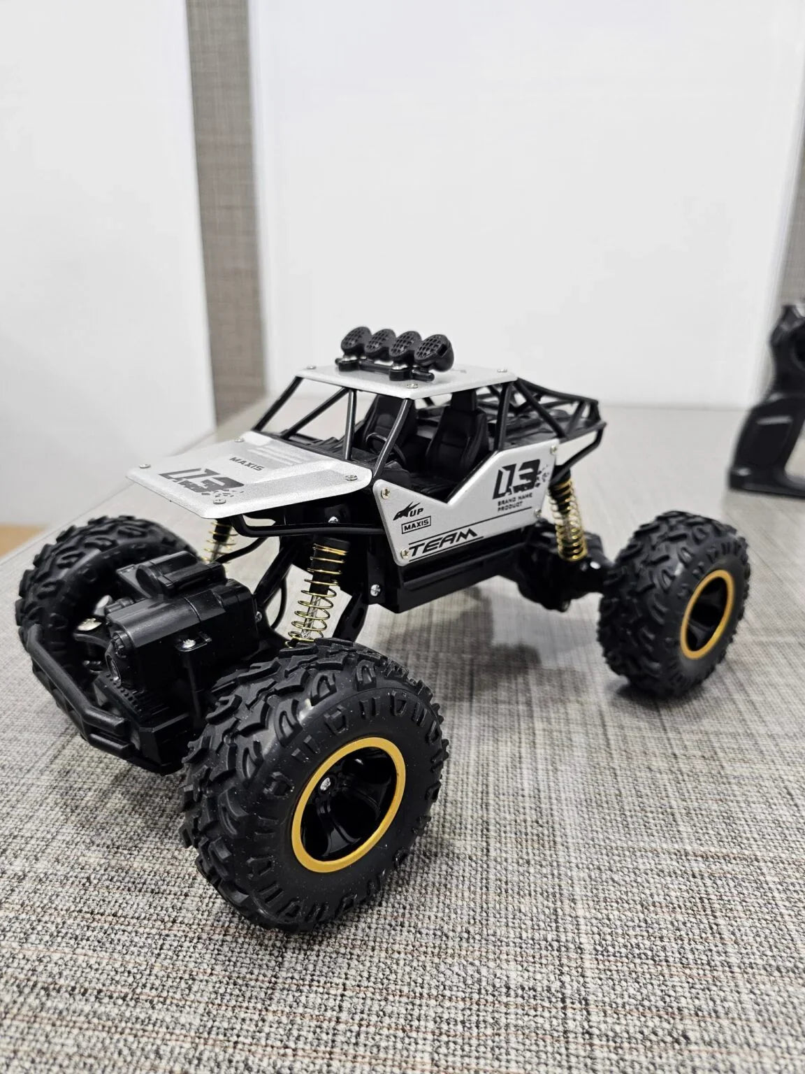 Rock Crawler 1:16 Scale Off-Road Monster Truck – Alloy Body with Remote Control | Golu Baby