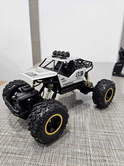 Rock Crawler 1:16 Scale Off-Road Monster Truck – Alloy Body with Remote Control | Golu Baby
