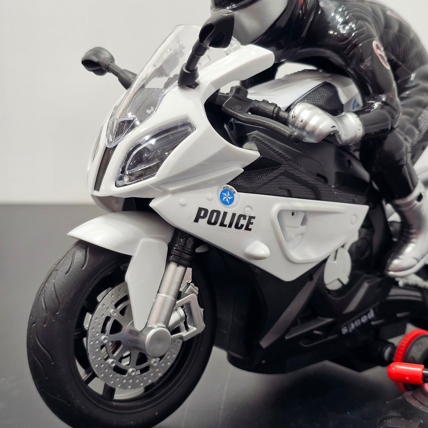 Police Moto Top Model 1:20 – Remote Control Motorcycle with 360° Spin, Lights & Sound | Golu Baby