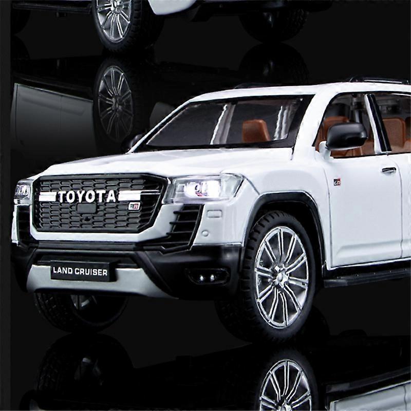 Toyota Land Cruiser Die-Cast Model Car – 1:24 Scale with Sound, Light & Pull-Back Function | Golu Baby