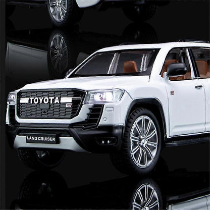 Toyota Land Cruiser Die-Cast Model Car – 1:24 Scale with Sound, Light & Pull-Back Function | Golu Baby
